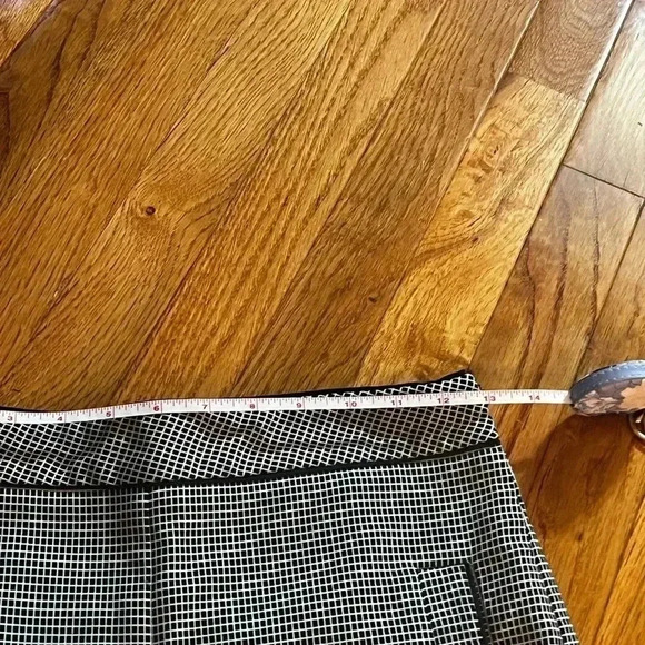 ZARA BASICS WOMENS BLACK BLACK/WHITE DRESS SHORTS SIZE M EUC - Picture 4 of 11